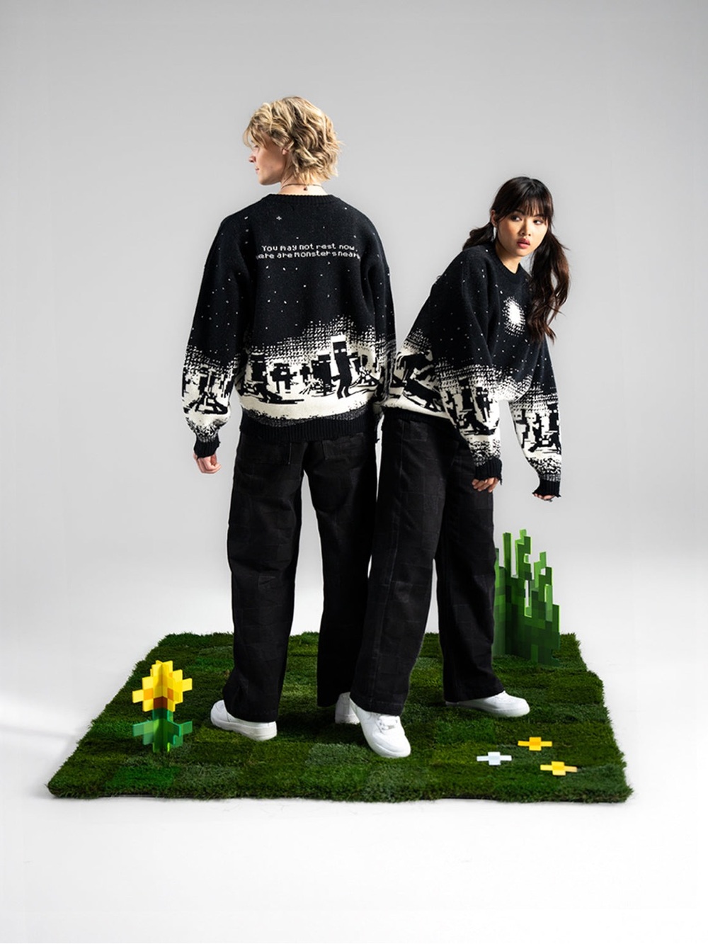 NWT Very Cool x Minecraft Monsters Nearby Black Graphic Knit Sweater - Unisex L